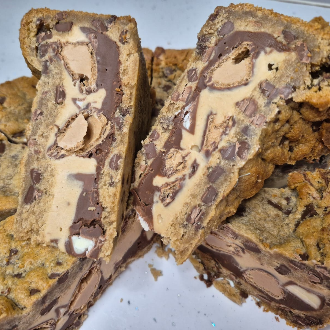 Kinder and Nutella Cookie Pie