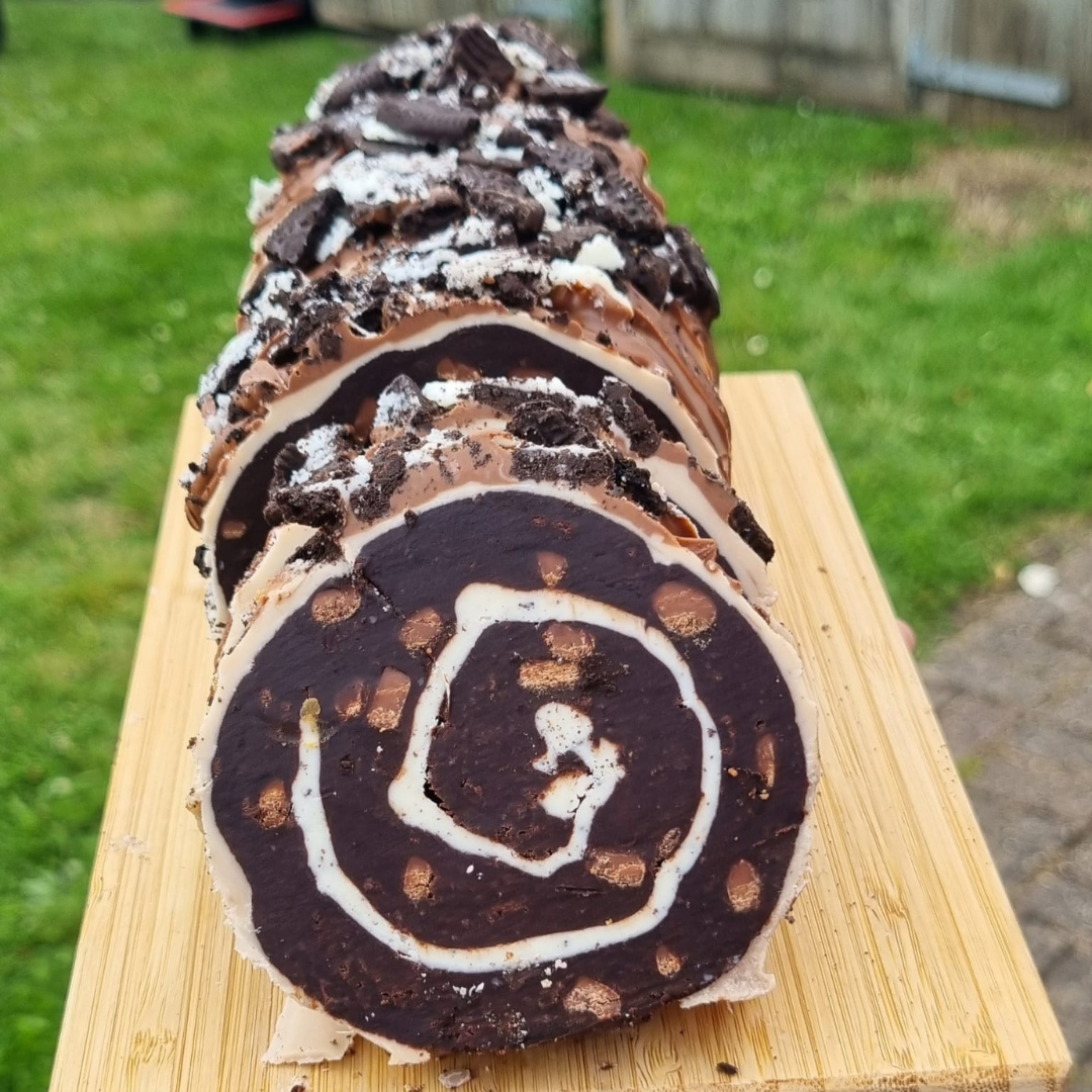 Cookies & Cream Brownie Roll