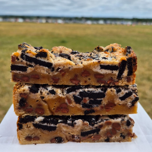 Cookies & Cream Blondie
